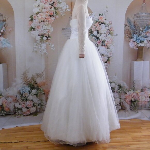 Satin and Tulle Wedding Dress with Crystal Beads and Sequins Size 2 - Picture 3 of 4